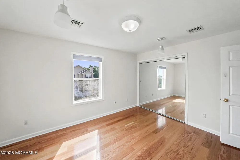 907 Harris Avenue Keyport, NJ 07735