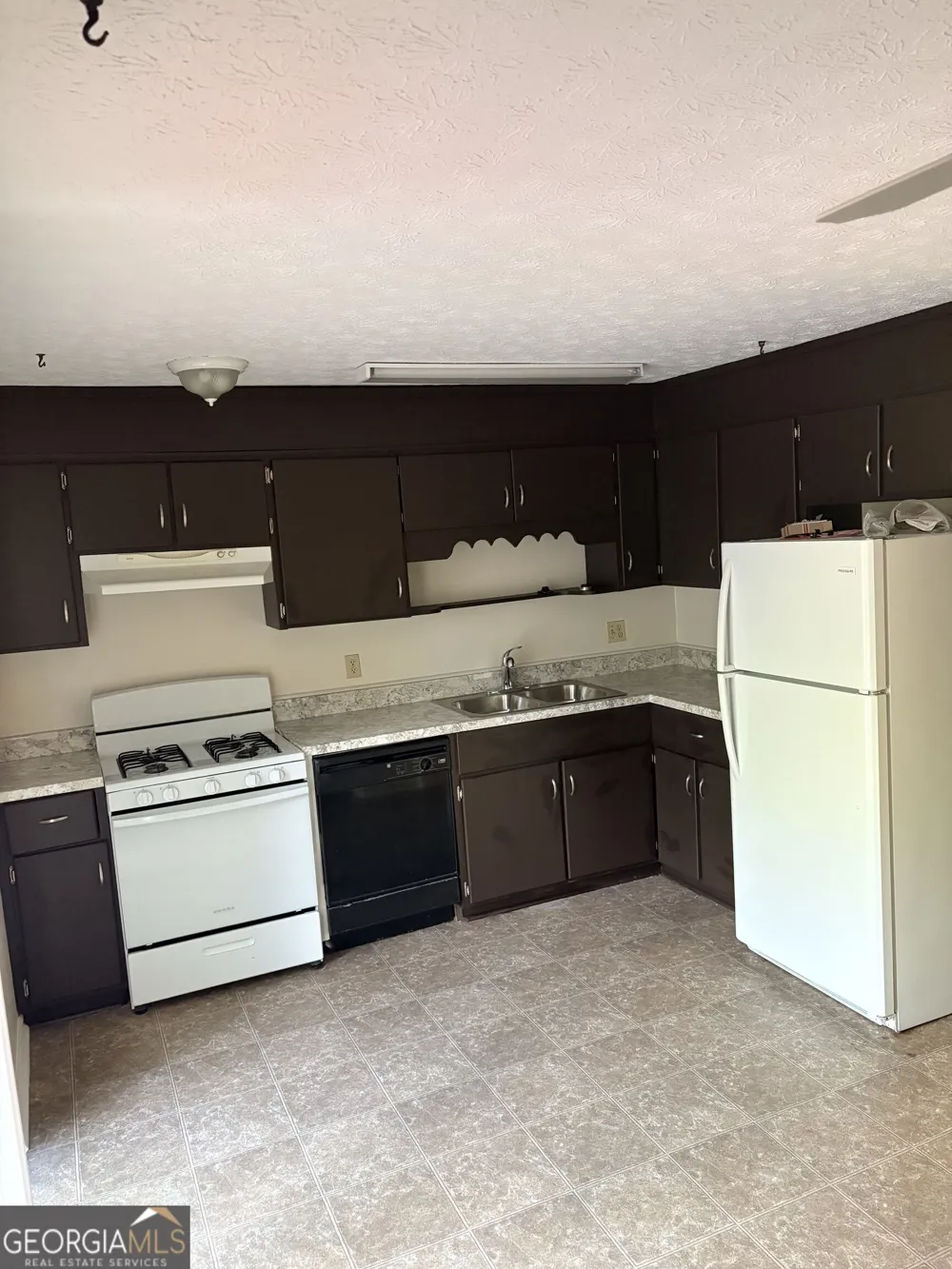165 Hunters Ln Fayetteville, GA 30215