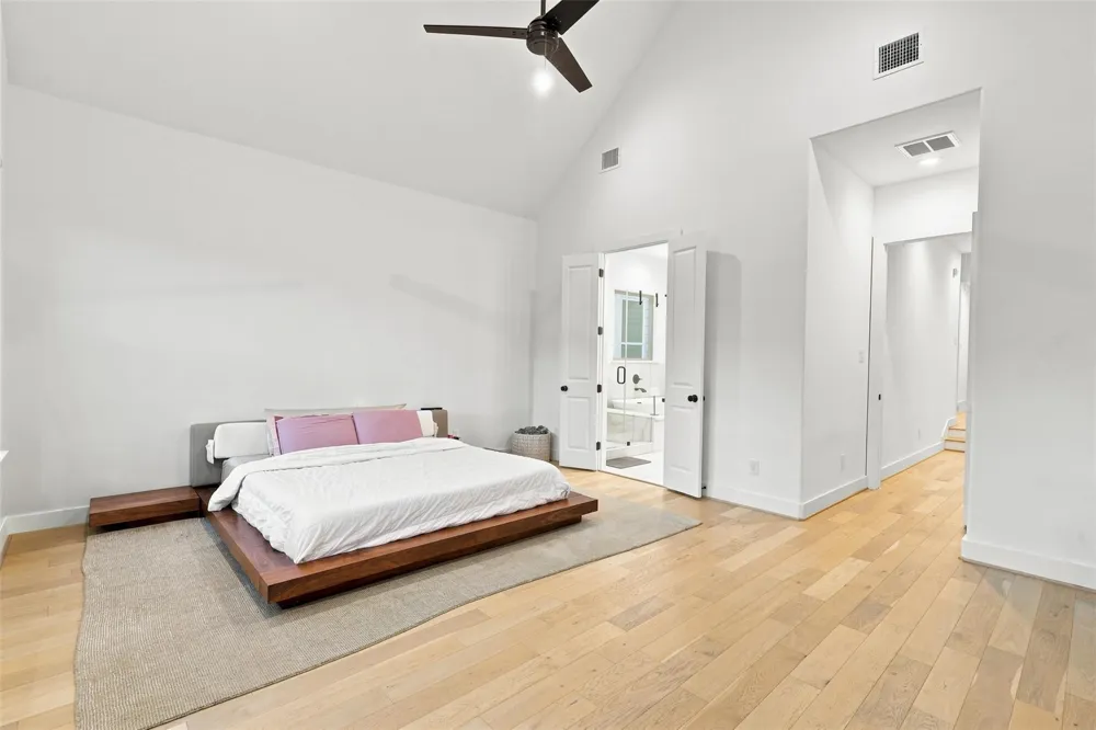 5828 Kiam Street Houston, TX 77007
