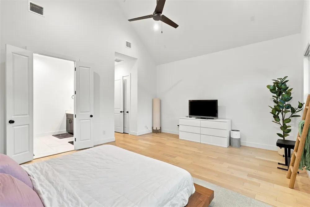 5828 Kiam Street Houston, TX 77007