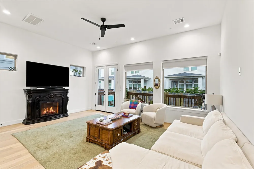 5828 Kiam Street Houston, TX 77007