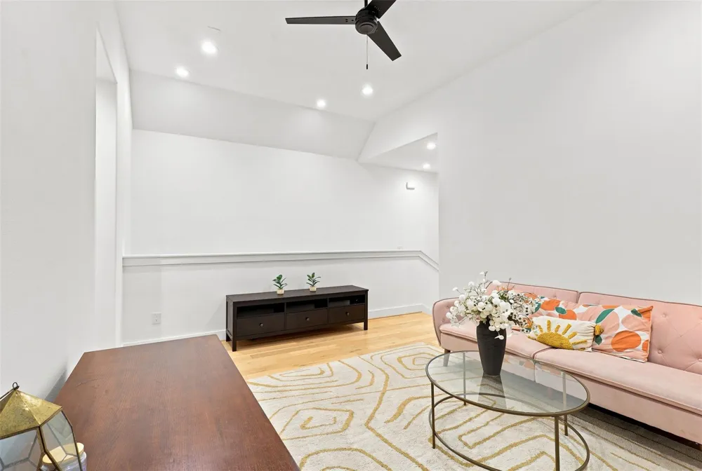 5828 Kiam Street Houston, TX 77007