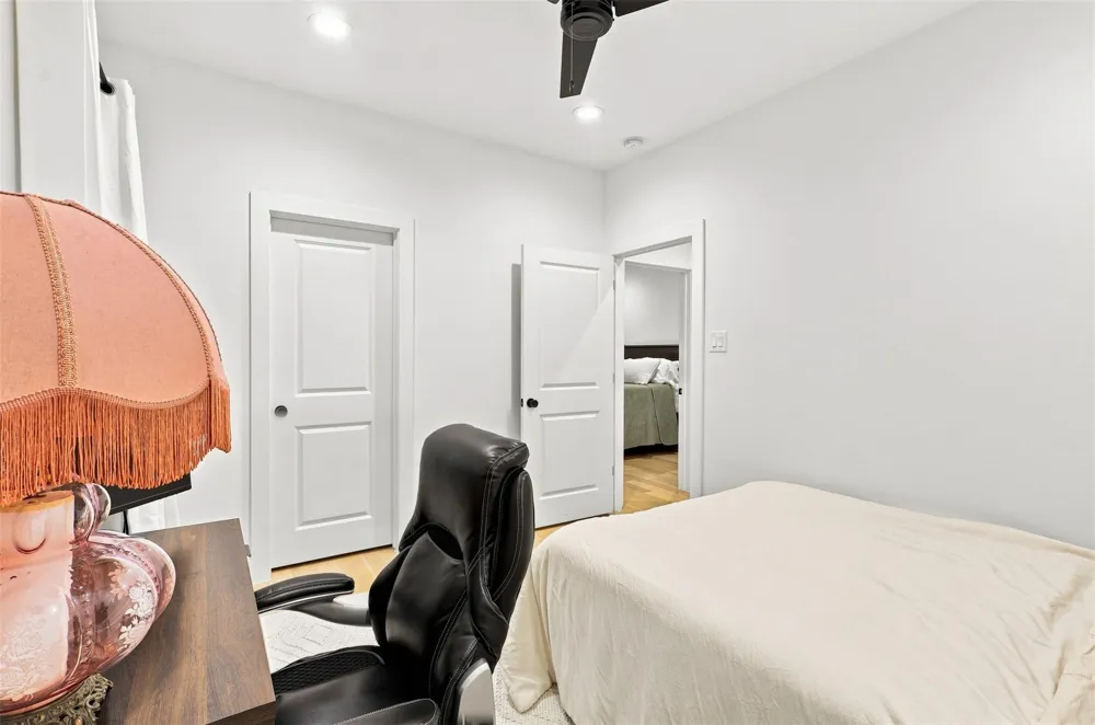 5828 Kiam Street Houston, TX 77007