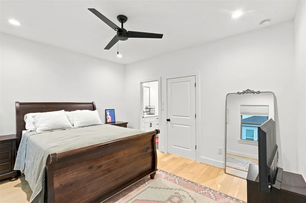5828 Kiam Street Houston, TX 77007
