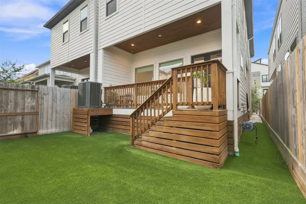 5828 Kiam Street Houston, TX 77007