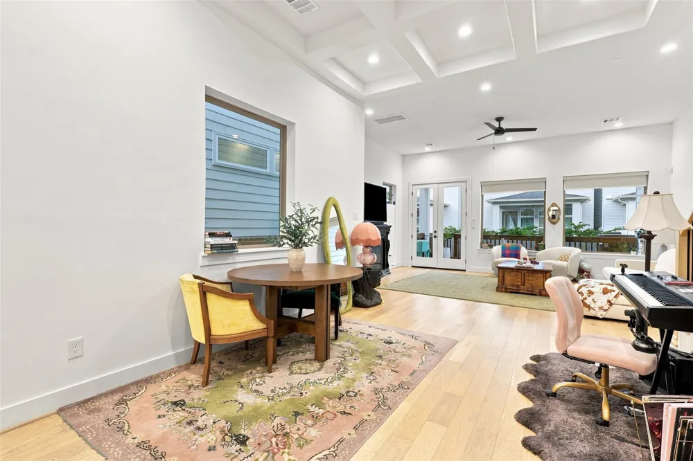 5828 Kiam Street Houston, TX 77007