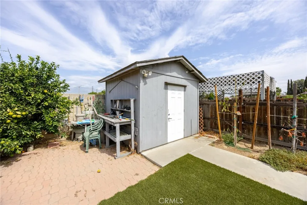 15332 Bolero Fontana, CA 92337