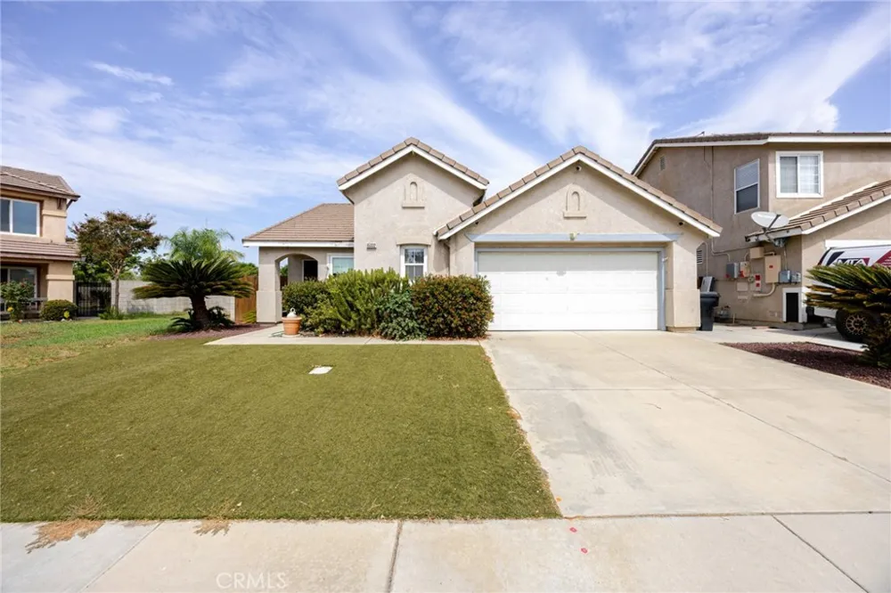 15332 Bolero Fontana, CA 92337