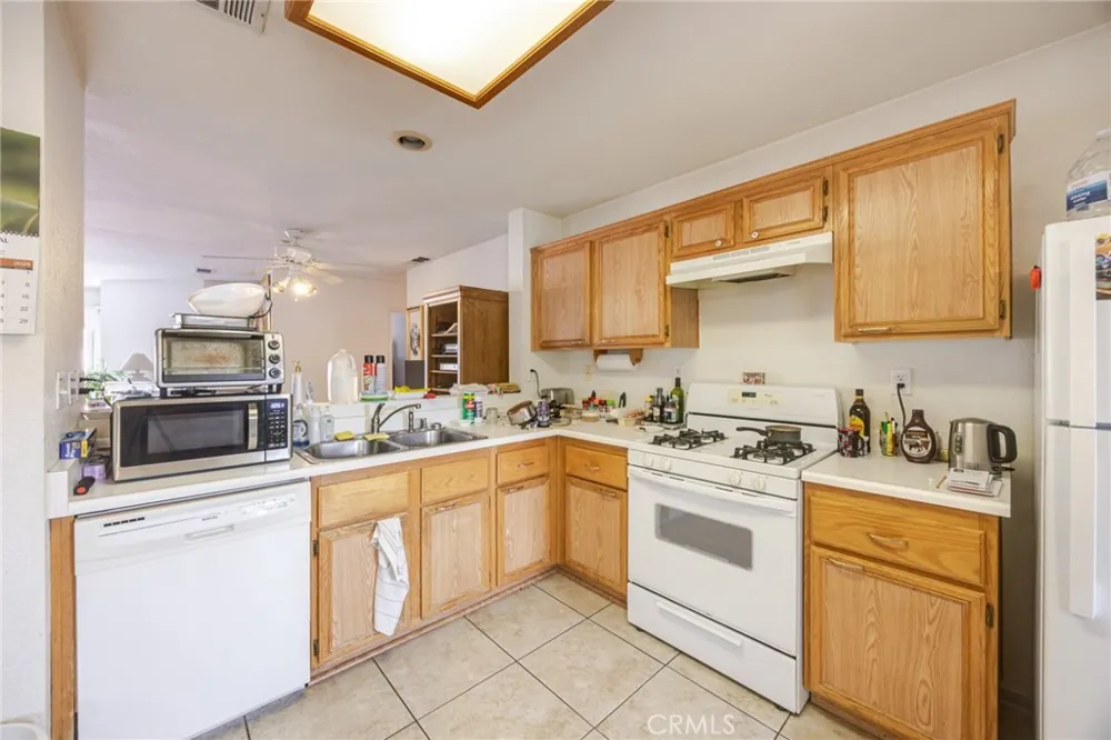 15332 Bolero Fontana, CA 92337