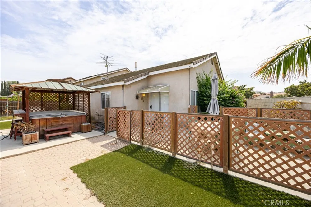 15332 Bolero Fontana, CA 92337