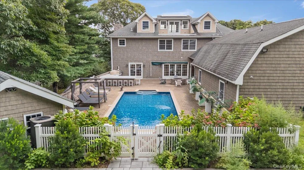 33A Newtown Road Hampton Bays, NY 11946