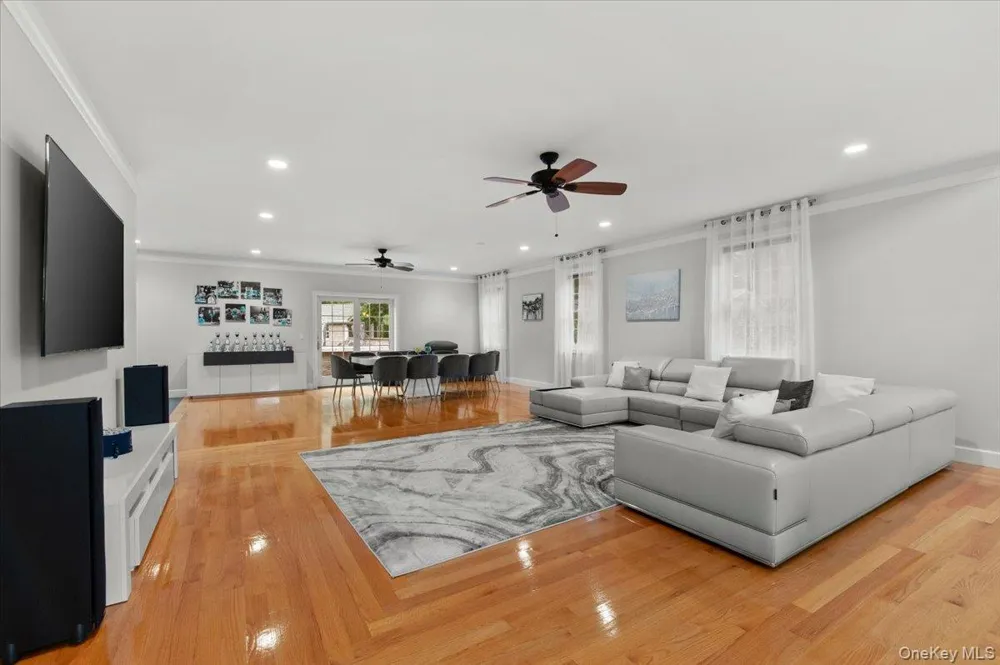 33A Newtown Road Hampton Bays, NY 11946