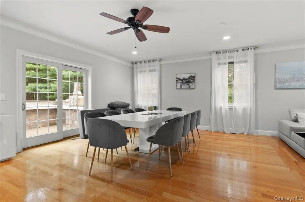 33A Newtown Road Hampton Bays, NY 11946