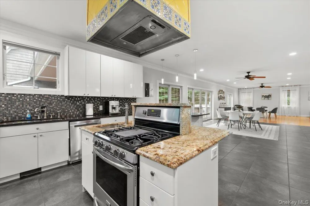 33A Newtown Road Hampton Bays, NY 11946