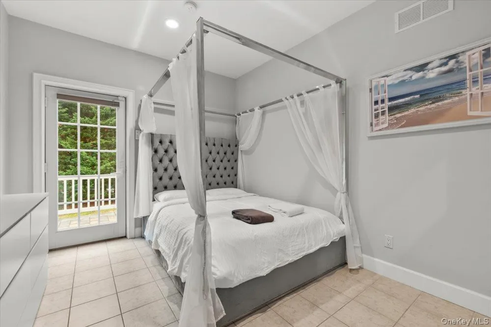 33A Newtown Road Hampton Bays, NY 11946