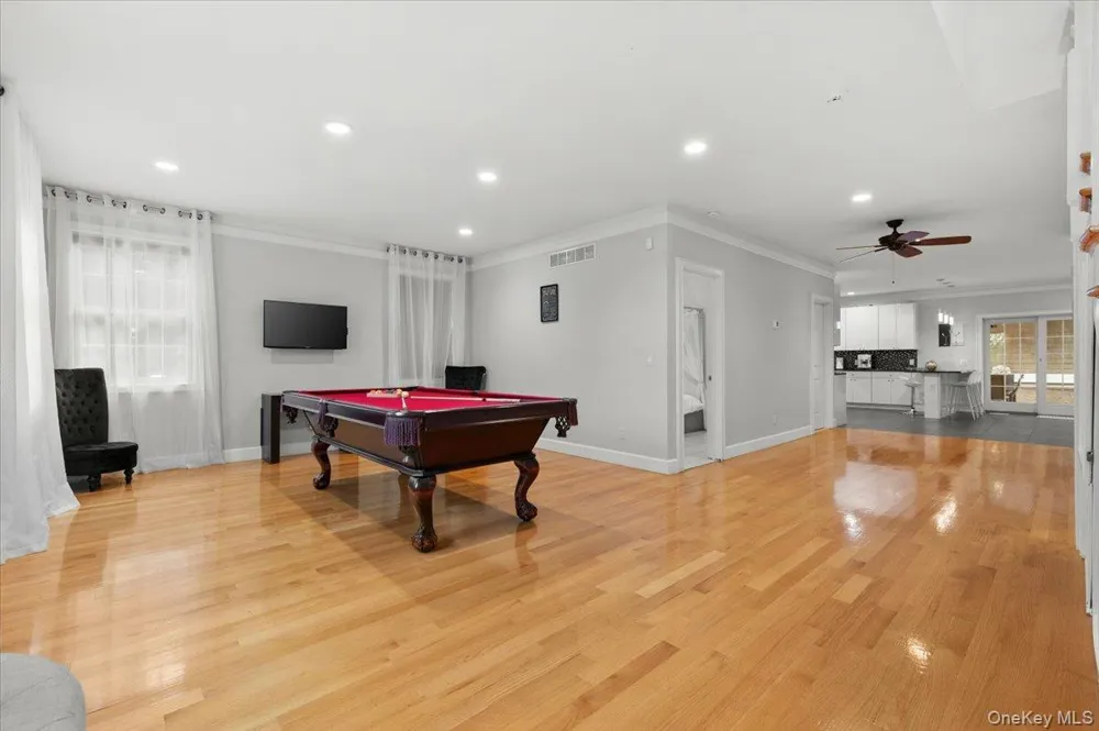 33A Newtown Road Hampton Bays, NY 11946