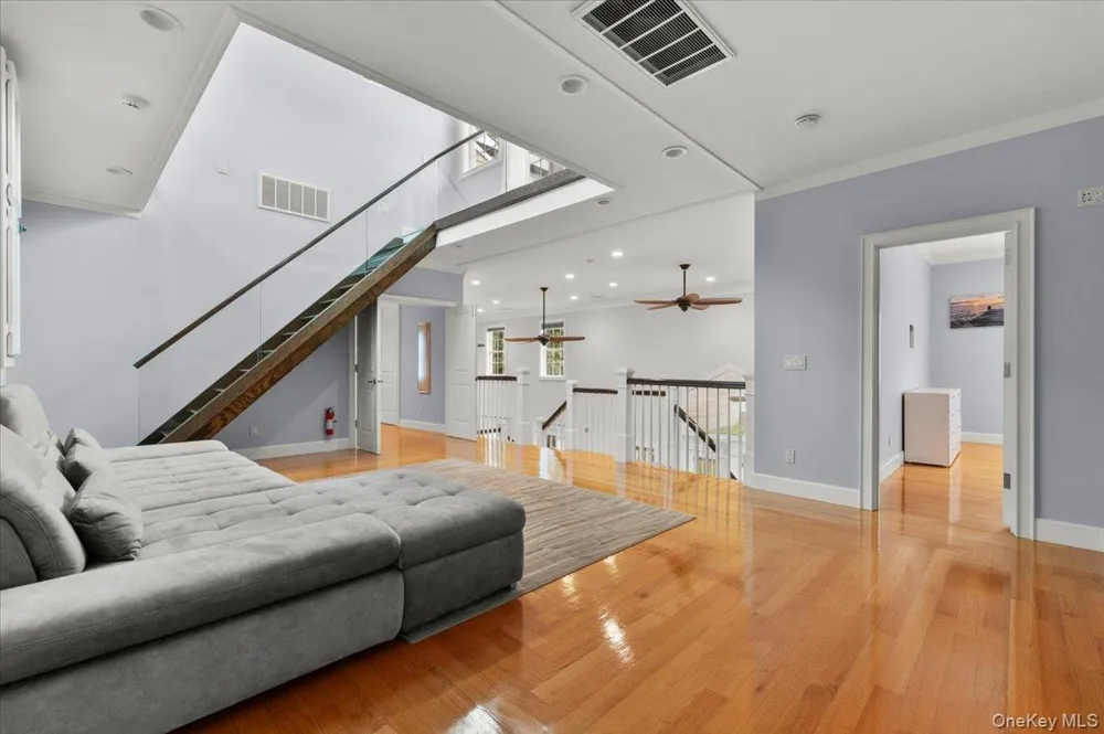 33A Newtown Road Hampton Bays, NY 11946