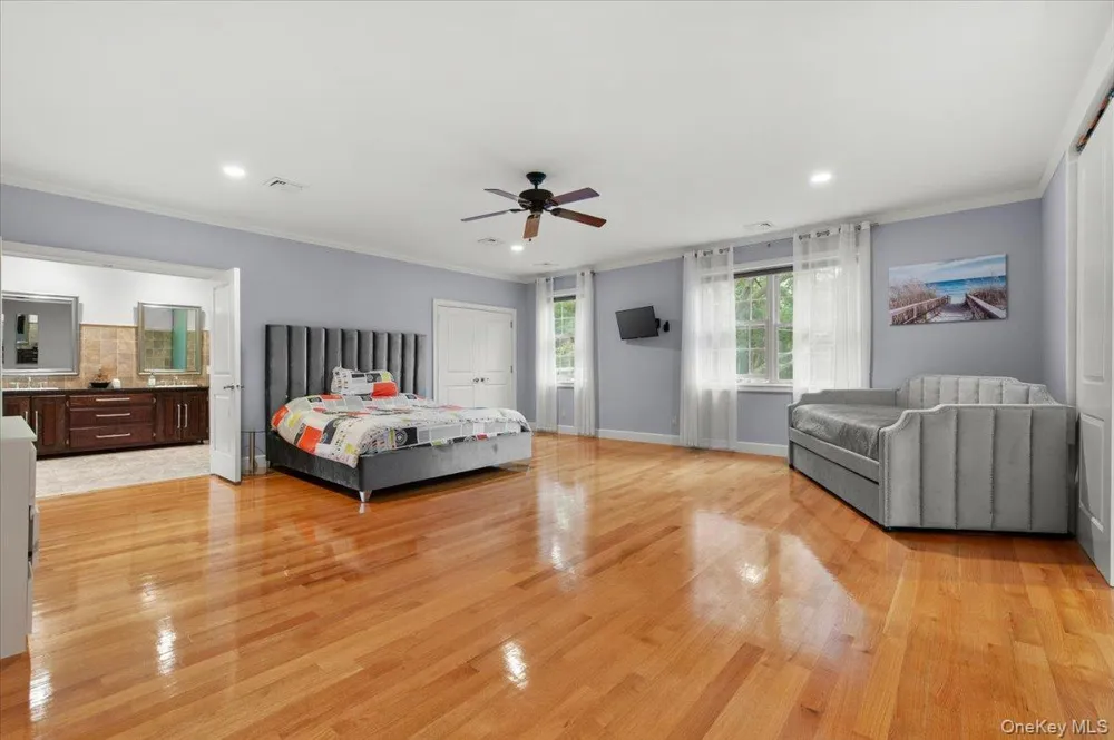 33A Newtown Road Hampton Bays, NY 11946