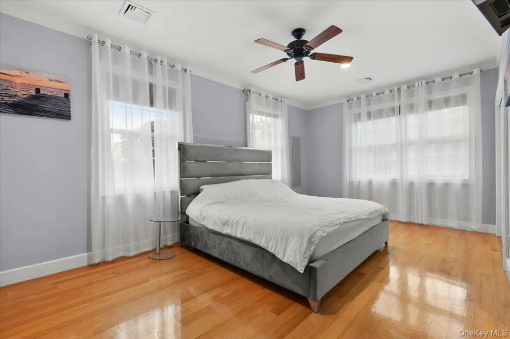33A Newtown Road Hampton Bays, NY 11946