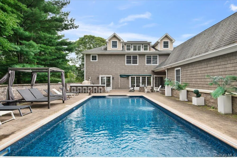 33A Newtown Road Hampton Bays, NY 11946