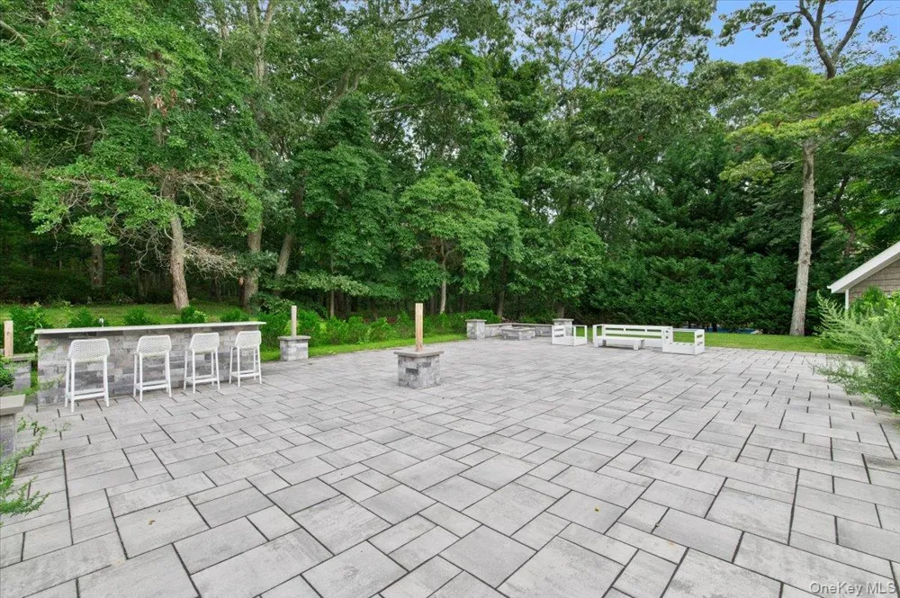 33A Newtown Road Hampton Bays, NY 11946