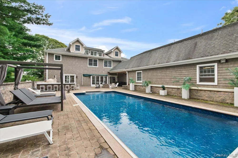 33A Newtown Road Hampton Bays, NY 11946