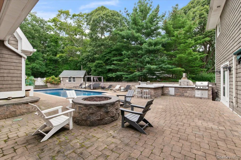 33A Newtown Road Hampton Bays, NY 11946