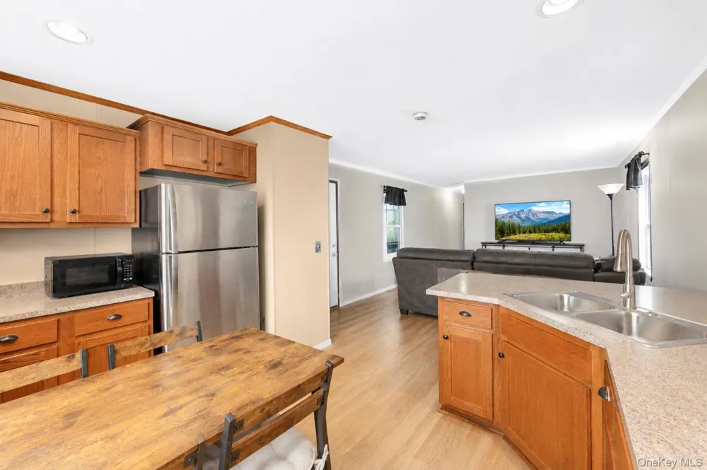 600 Broadway #M10 Amityville, NY 11701