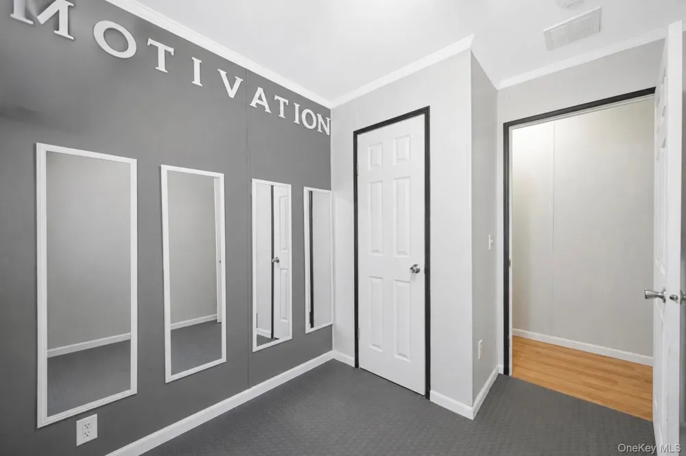 600 Broadway #M10 Amityville, NY 11701