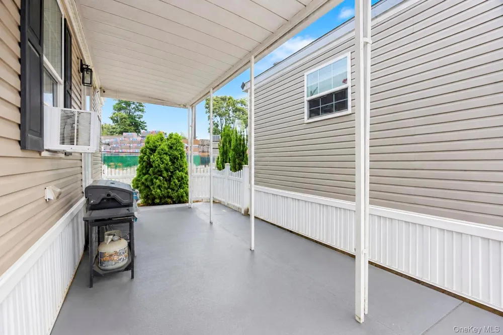 600 Broadway #M10 Amityville, NY 11701