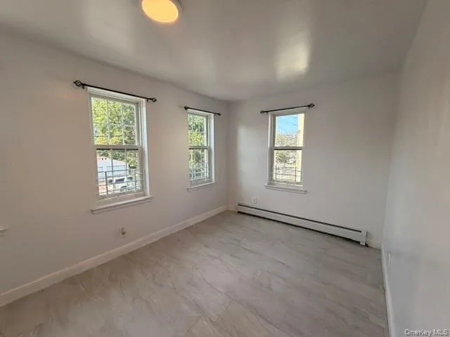 1041 E 216th Street Bronx, NY 10469
