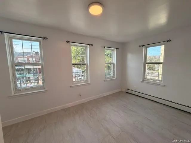 1041 E 216th Street Bronx, NY 10469