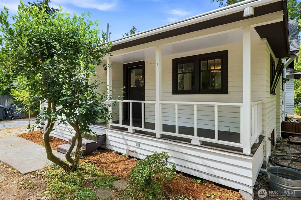 14622 18th Avenue SW Burien, WA 98166