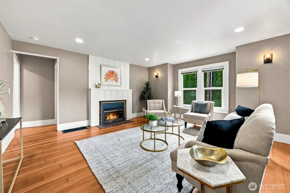 14622 18th Avenue SW Burien, WA 98166