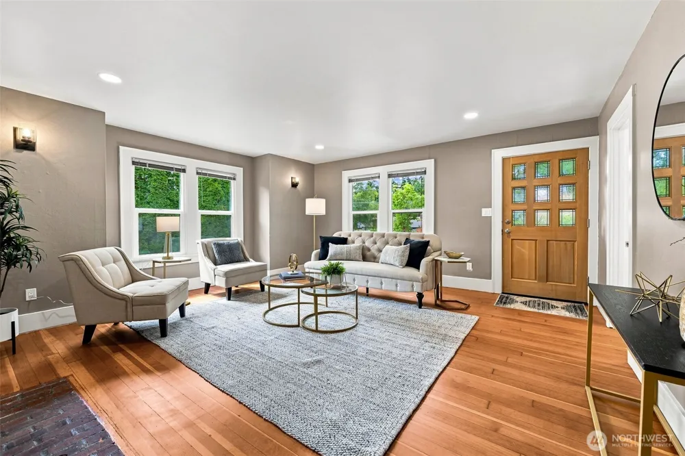 14622 18th Avenue SW Burien, WA 98166