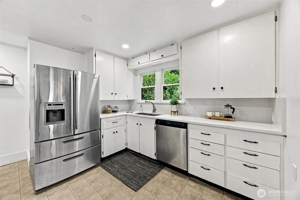 14622 18th Avenue SW Burien, WA 98166