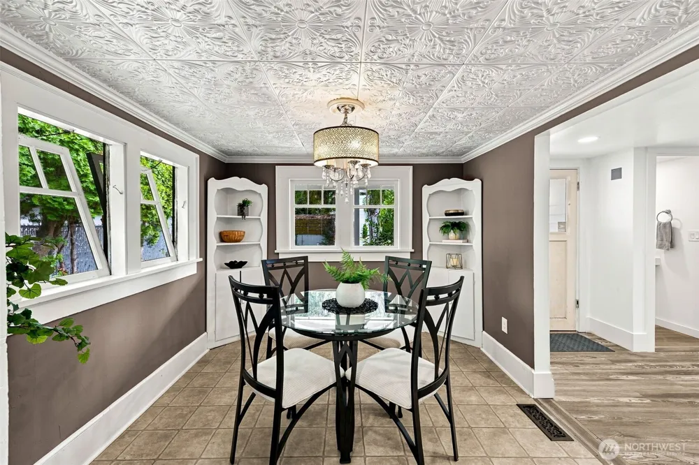 14622 18th Avenue SW Burien, WA 98166