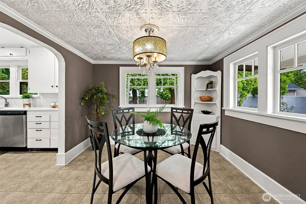 14622 18th Avenue SW Burien, WA 98166
