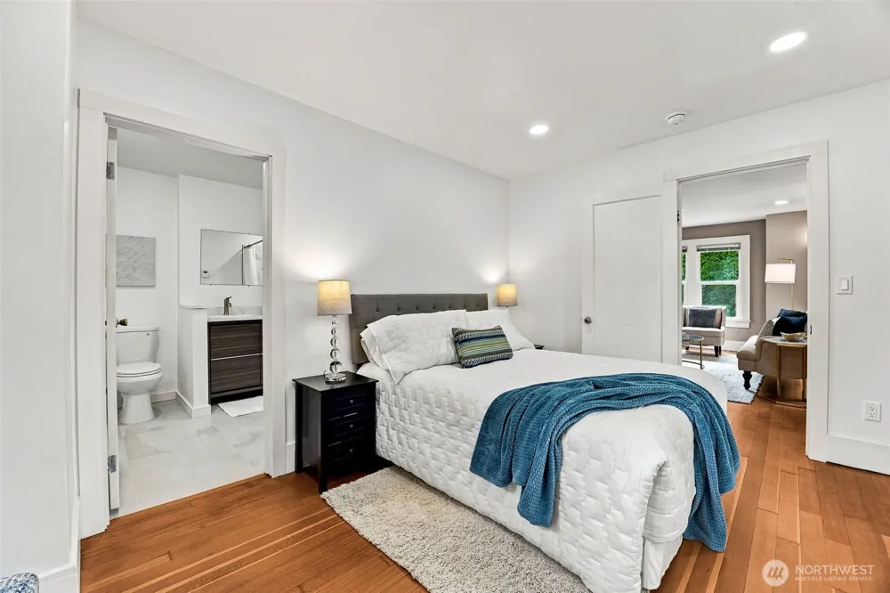 14622 18th Avenue SW Burien, WA 98166
