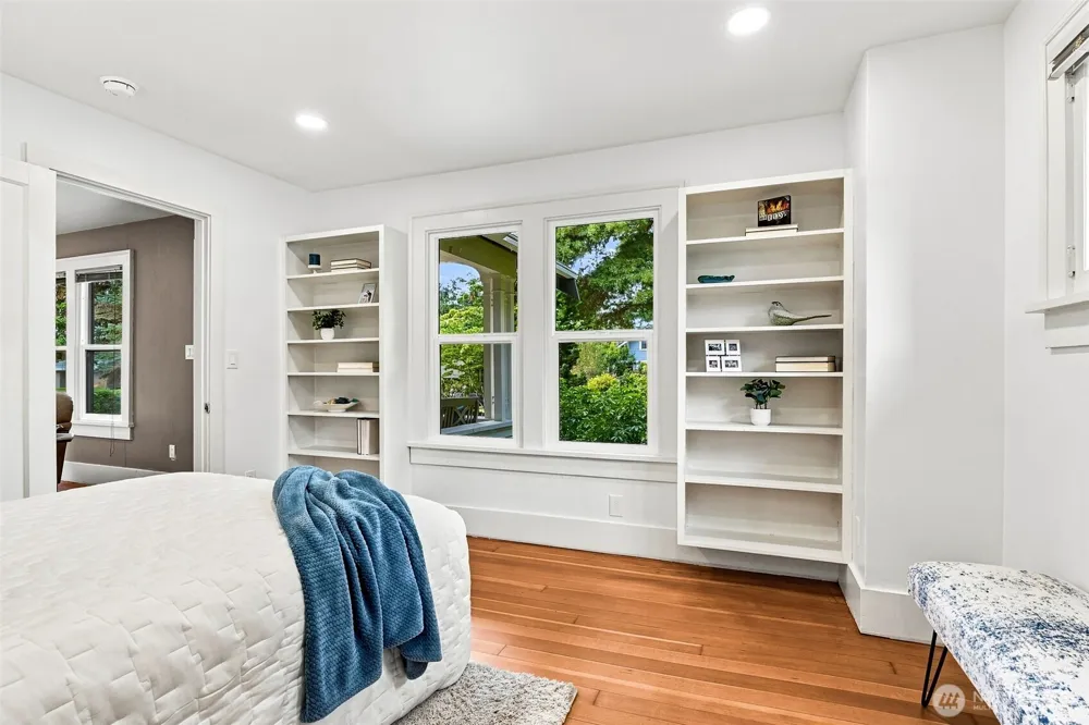 14622 18th Avenue SW Burien, WA 98166