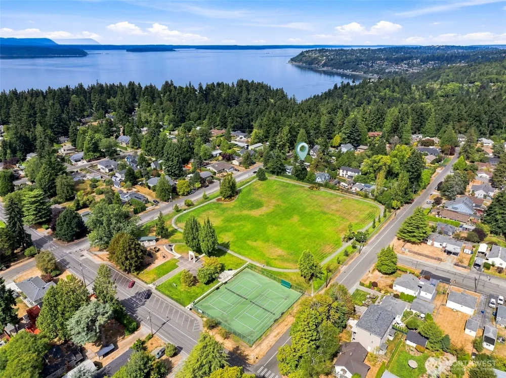 14622 18th Avenue SW Burien, WA 98166