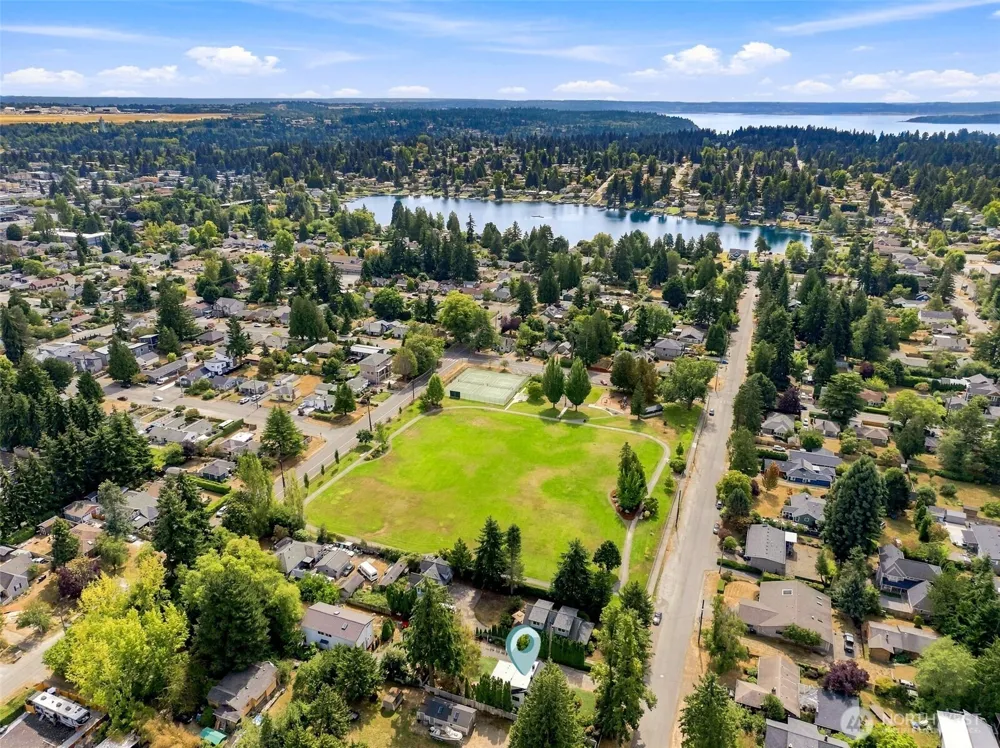 14622 18th Avenue SW Burien, WA 98166