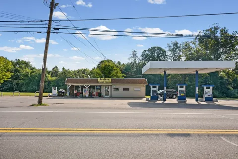 6210 Clarksville Pike