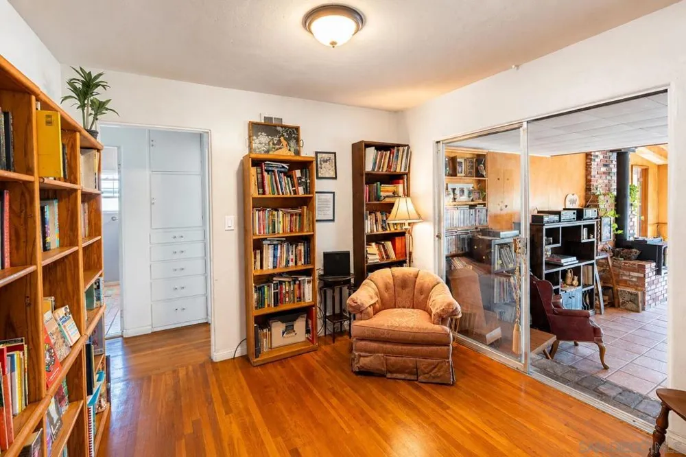 4607 Rolando Blvd San Diego, CA 92115