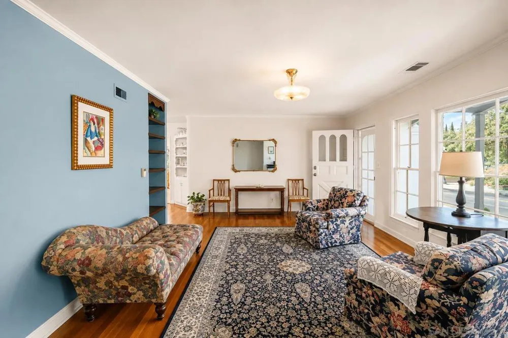 4607 Rolando Blvd San Diego, CA 92115