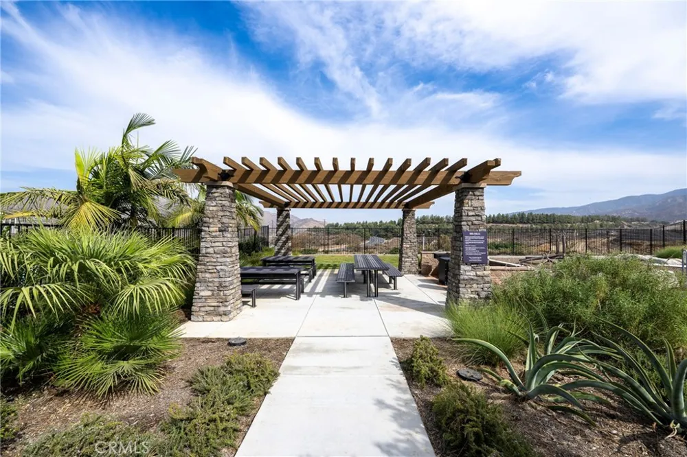 24581 Sonieta Court Corona, CA 92883