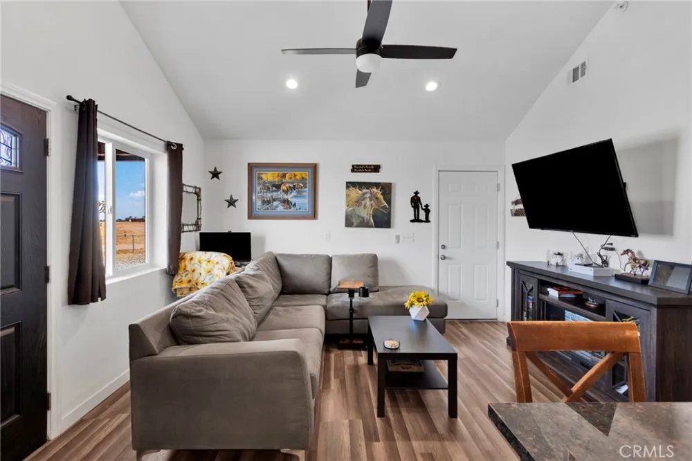 9145 Marco Victorville, CA 92392