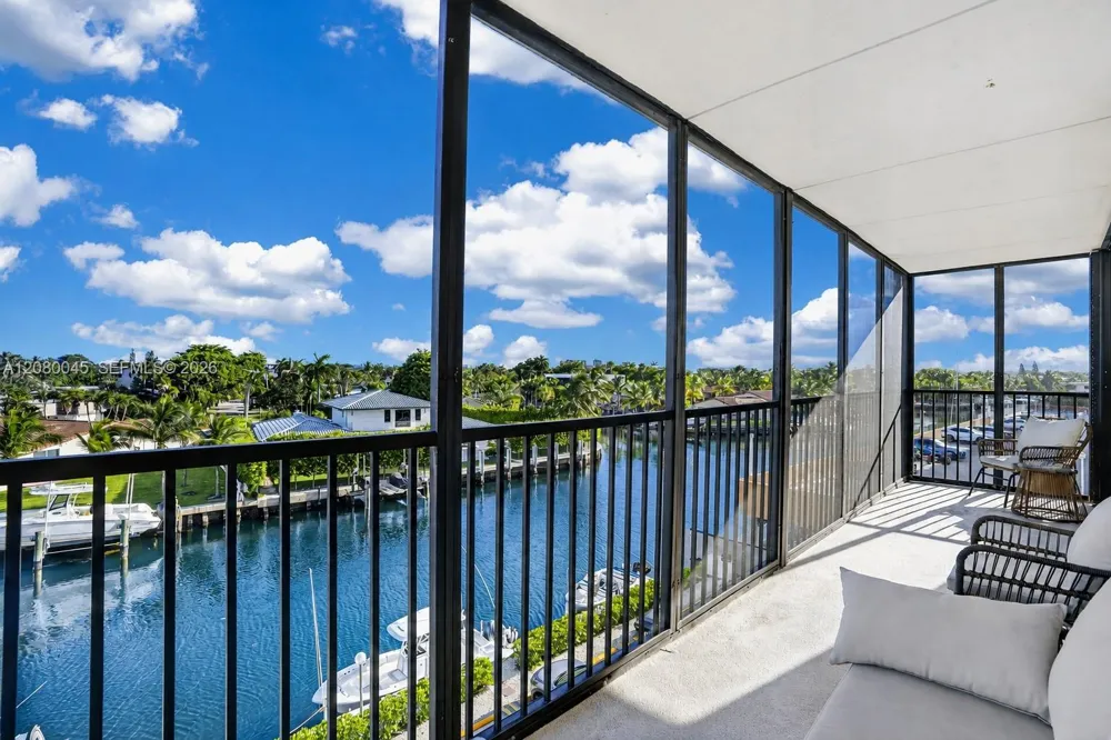 2500 NE 135th St #C311 North Miami, FL 33181