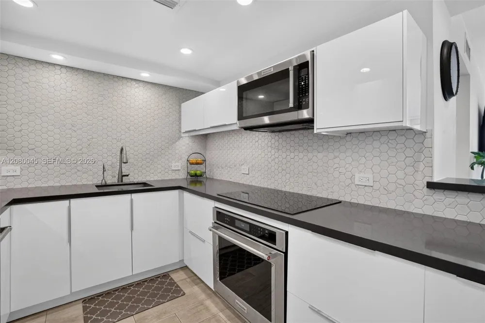 2500 NE 135th St #C311 North Miami, FL 33181