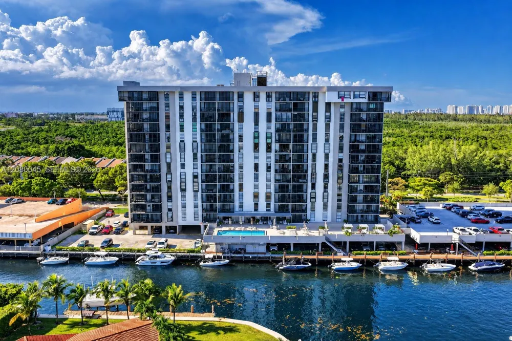 2500 NE 135th St #C311 North Miami, FL 33181